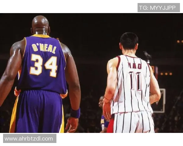 小虫与姚明的较量:一场跨越体型的奇妙对决与友谊之旅 小虫与姚明的较量:一场跨越体型的奇妙对决与友谊之旅