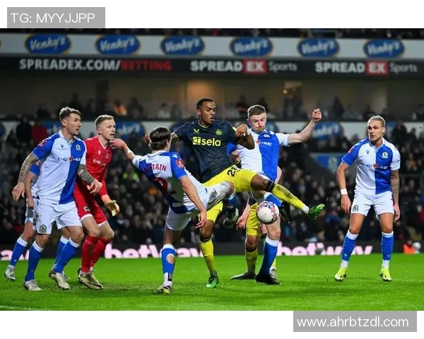 格兰纳达客场击败瓦伦西亚赢得西甲四连胜 格兰纳达客场击败瓦伦西亚赢得西甲四连胜